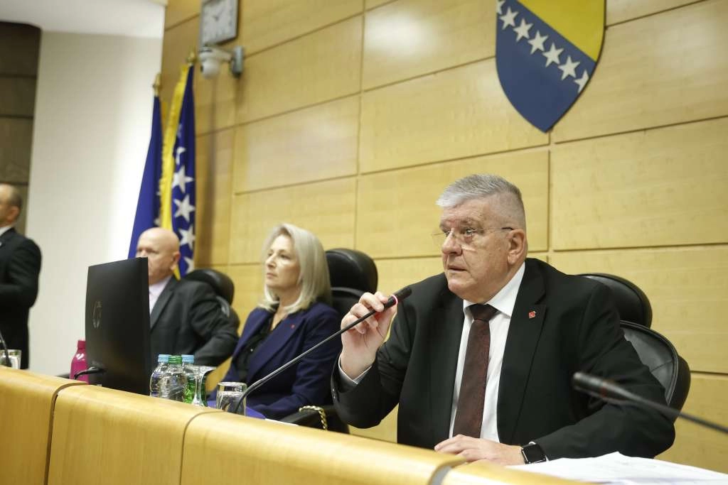 Nakon duge rasprave, utvrđen dnevni red sjednice Predstavničkog doma Parlamenta FBiH